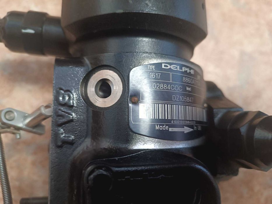 б/у паливний насос DZ105847