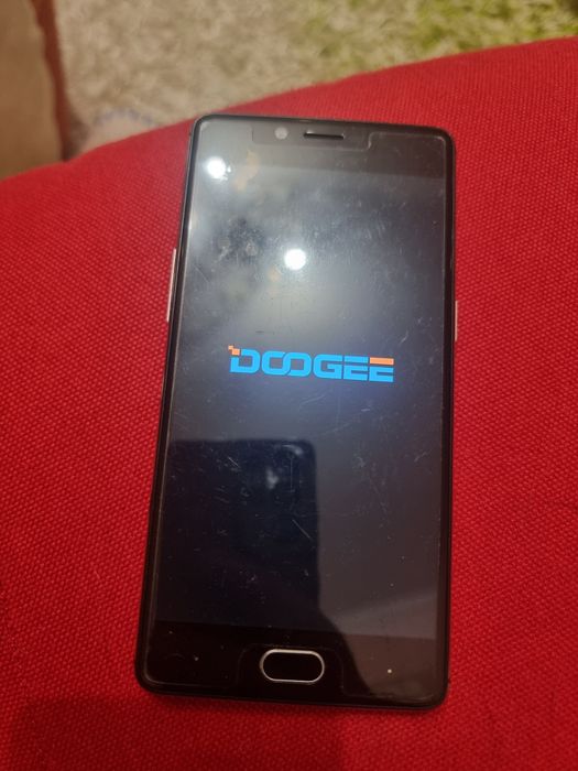 Телефон DOOGEE  бу