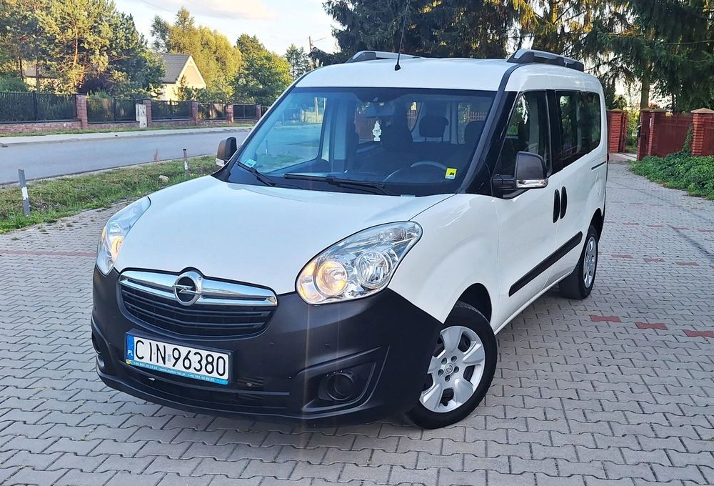 Opel Combo Salon Polska oryginalny lakier klima parktronik 5 osób faktura