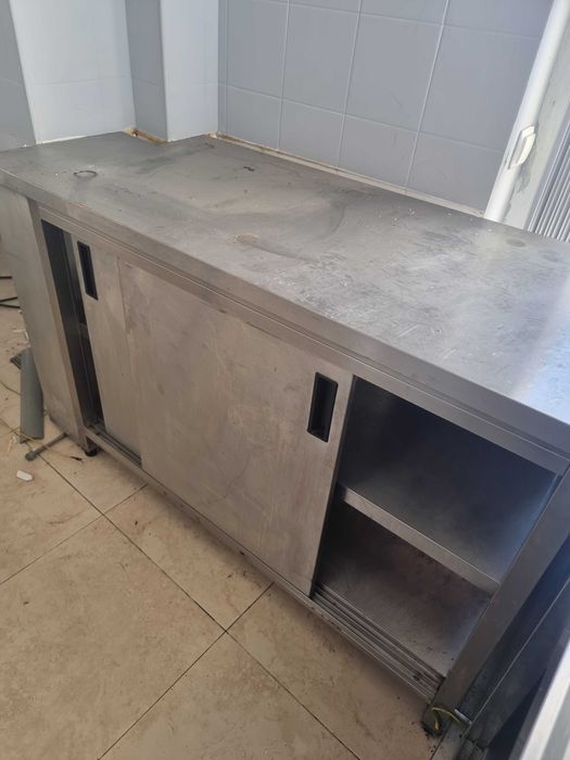 Bancada inox com 2 portas de correr