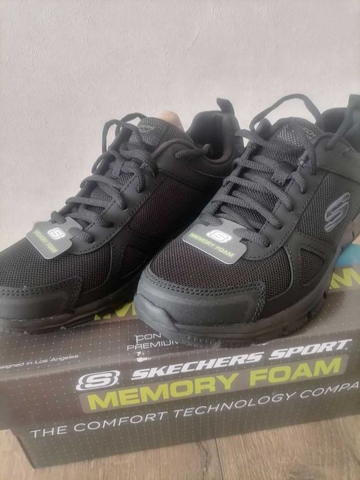 Продам нові кросівки Skechers Sport