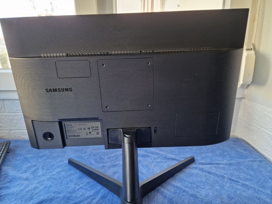 Monitor Samsung LF24T350FHRXEN full HD