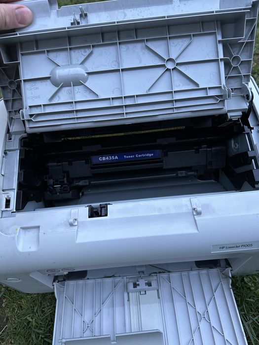 Принтер HP LaserJet P1005