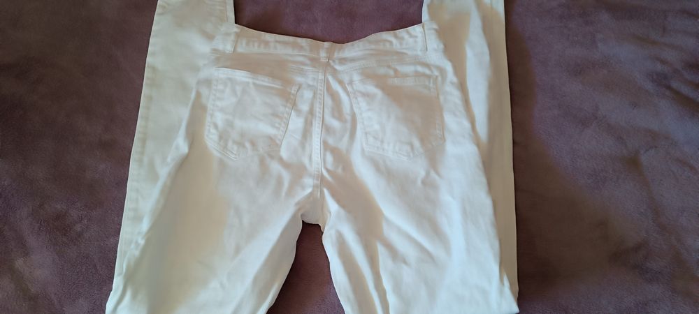 Conjunto calças e t-shirt