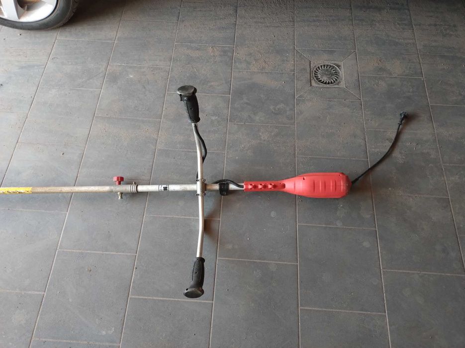 Kosa elektryczna Hecht 1445 uszkodzona, na części