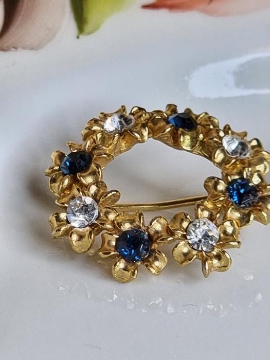 Вінтажна, дуже ніжна, красива брошка на шпильці у вигляді квітки