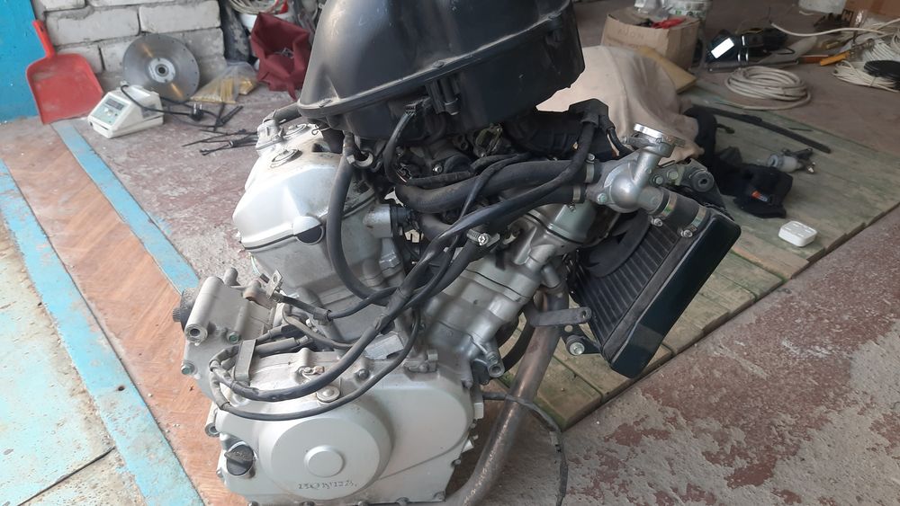 Двигатель Honda nt700 16т к +500уе много запчастейм