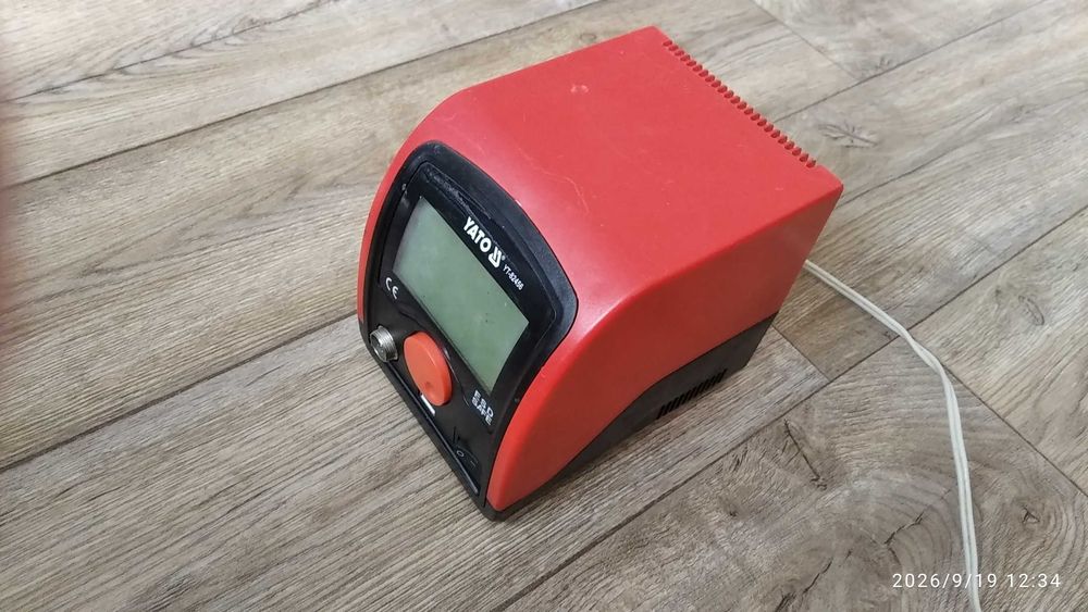 Паяльна станція YATO YT-82456 ( 75 W , 200 - 480 °C ). Без паяльника.