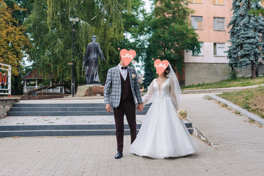 Продам весільну сукню на справжню принцесу