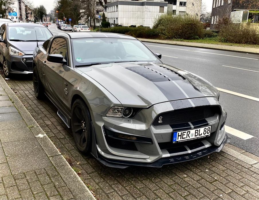 FORD MUSTANG  3.700 CC - V6 - PERSONALIZÁDO