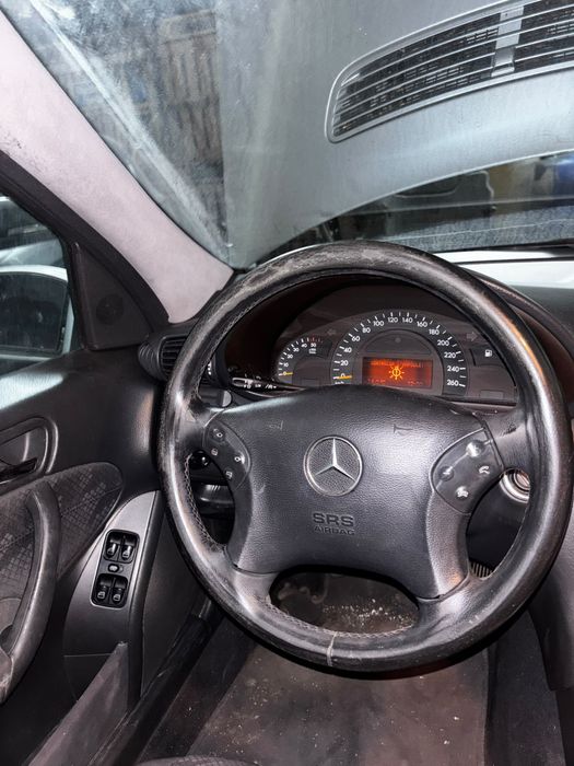 Vendo as pecas carrinha mercedes c220 cdi w203 de 143cv