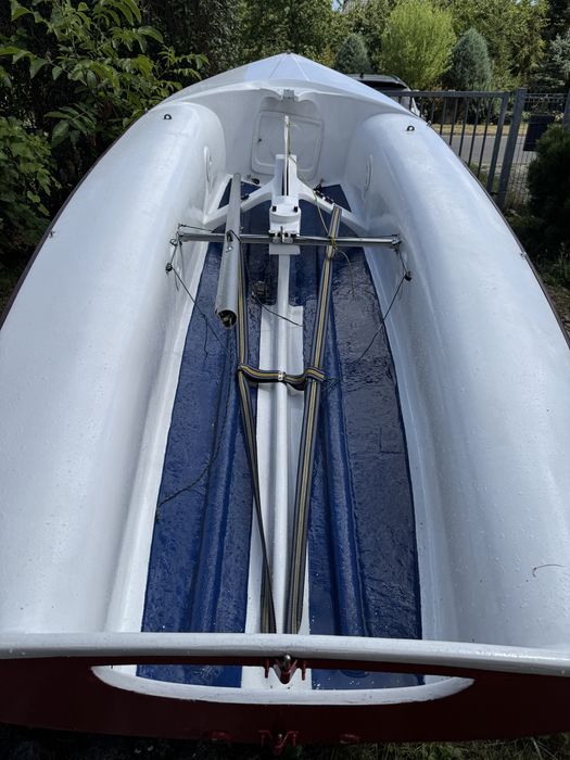 Żaglówka klasy 470 plus przyczepa