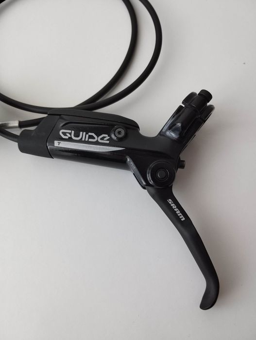 Przedni hamulec hydrauliczny SRAM Guide T 4 tłoczki z adapterem