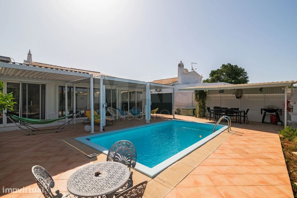 Moradia V3 em Albufeira com piscina