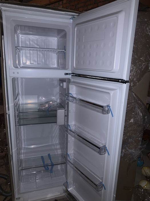 Хололильник новий Prime technics