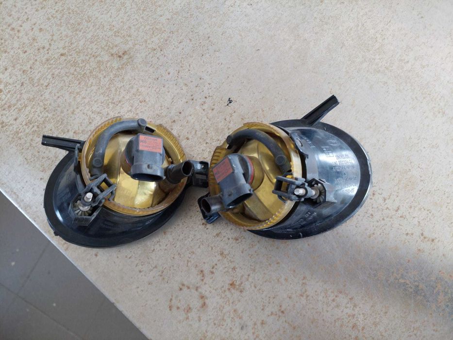 faróis nevoeiro esq e drt Ford s-Max