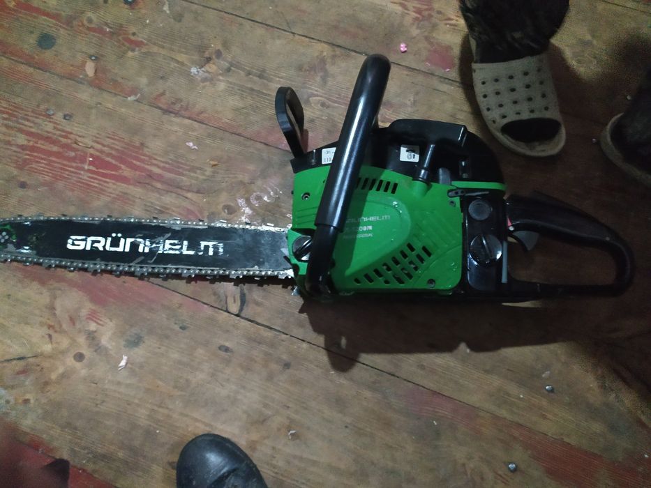 Продам нову бензопилу