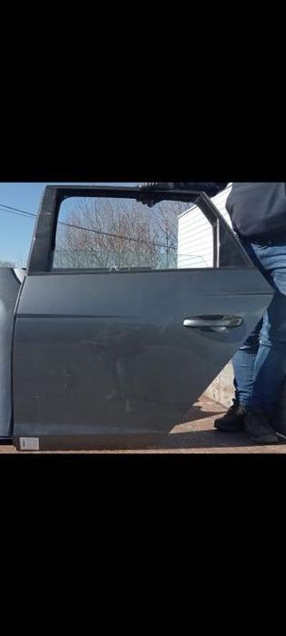 PORTA TRAS ESQUERDA SEAT LEON ST 12-