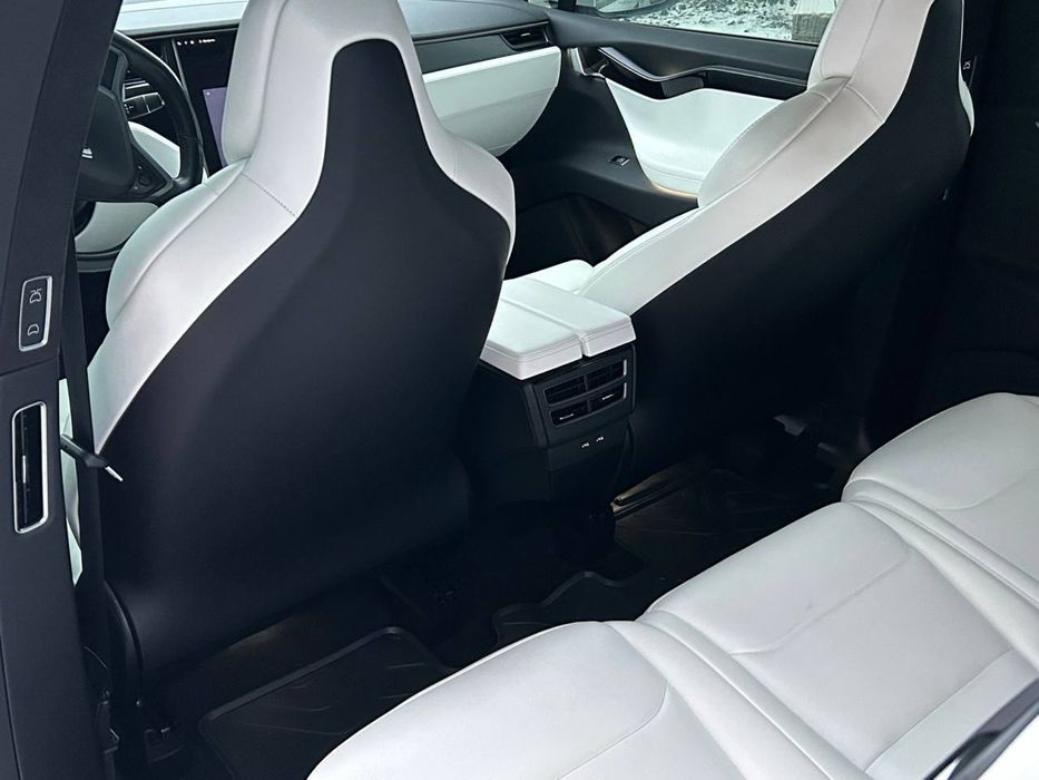 Tesla model X 2018 Intel