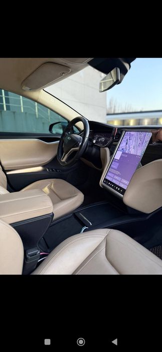 Tesla Model S 75