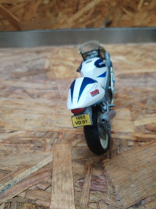 Miniatura Suzuki Gsxr 750