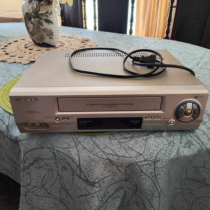 Vendo leitor de vídeo VHS  HQ Daewoo