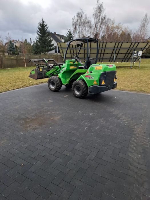 Ladowarka miniladowarka avant 755i