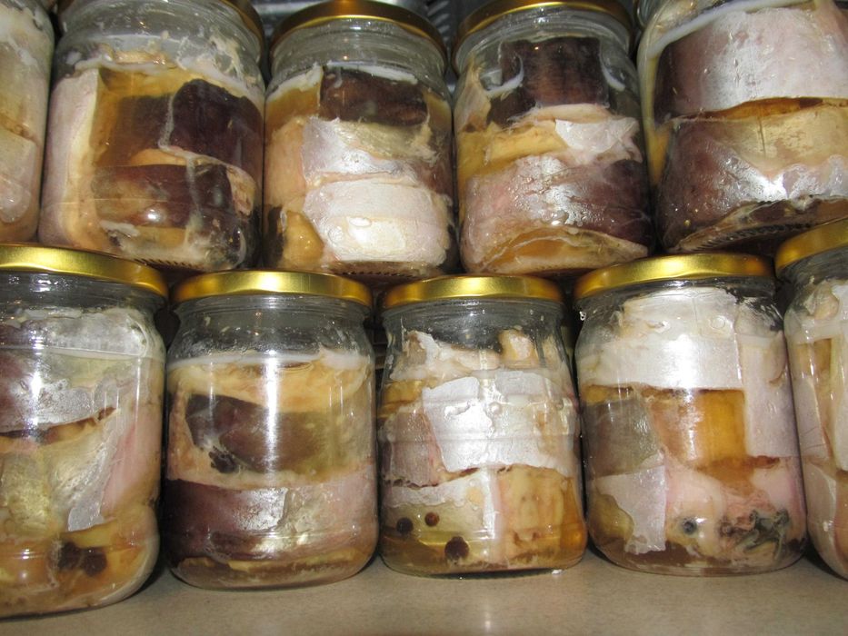 Короп | Cом | Товстолоб | Скумбрія | Кілька | Тушонка | Консерви |Каши