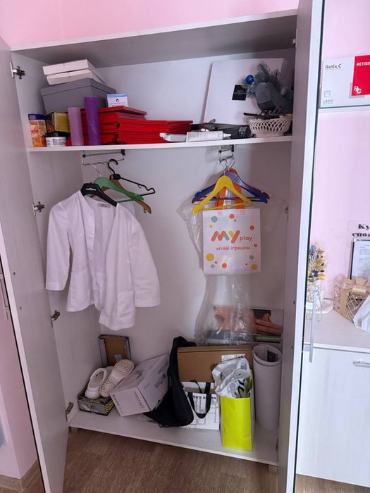 Шкаф зеркальный.