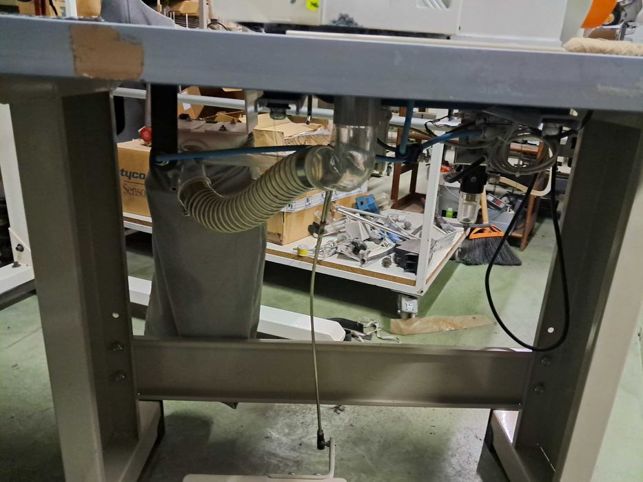 Máquina corte e cose