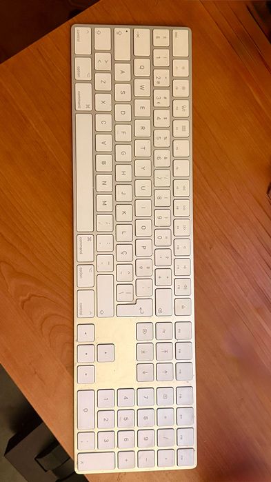 Apple Magic Keyboard Numeric Keyboard QWERTY , PT (A1843)