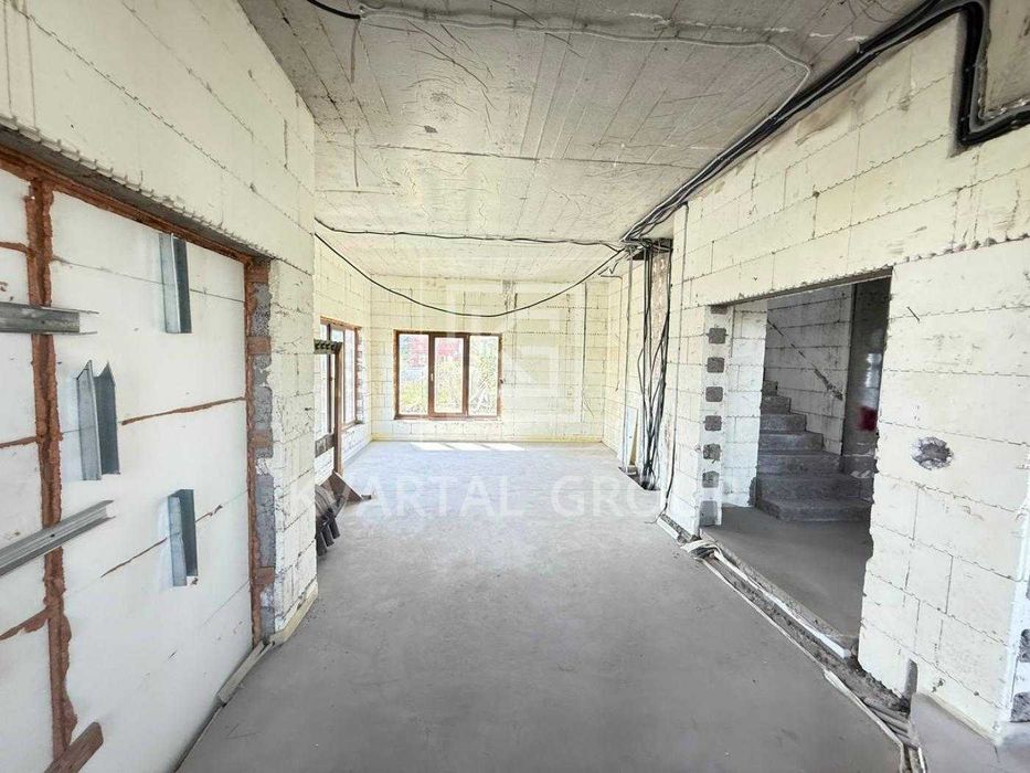 Продаж просторого будинку 180 м² з гаражем та укриттям !