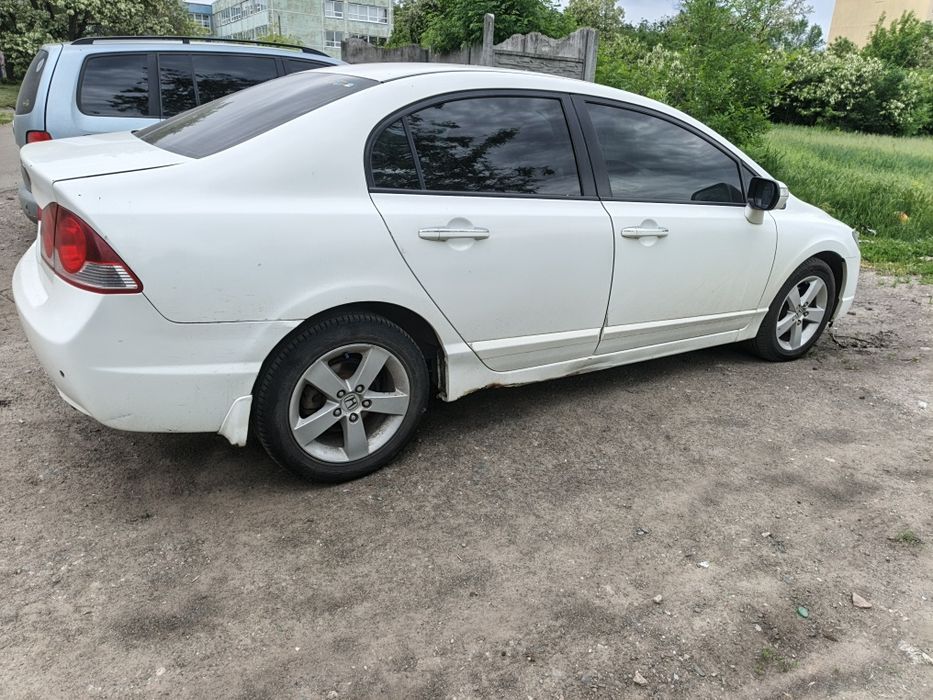 Honda civic 1.8 4d