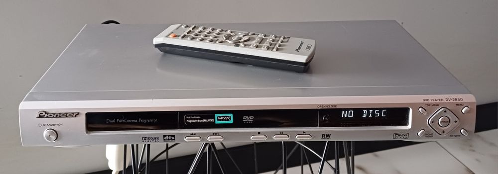 Odtwarzacz DVD Pionieer DV-2850.