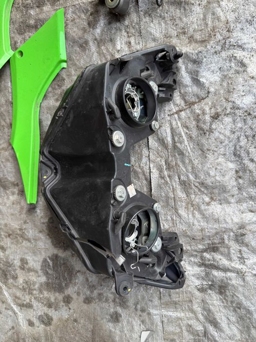 Kawasaki Ninja 300 2012 - Lampa, Sety, Kierownica, Siedzenia i Więcej