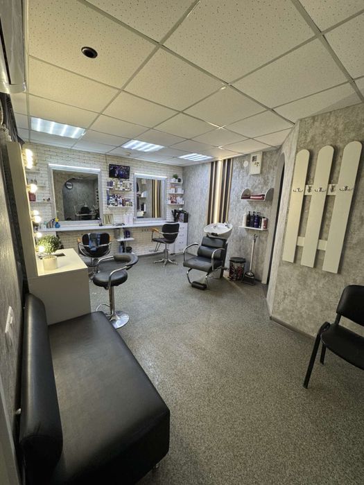 Продаж салона краси (приміщення вільного призначення)