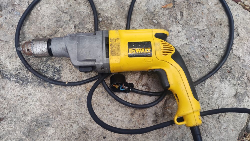 Инструмент Dewalt