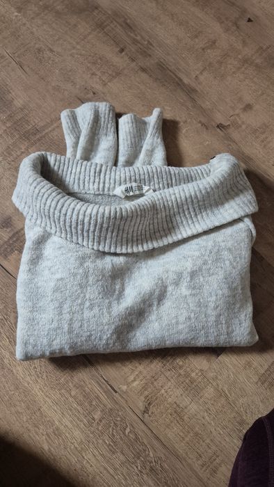 Sweterek na jedno ramię