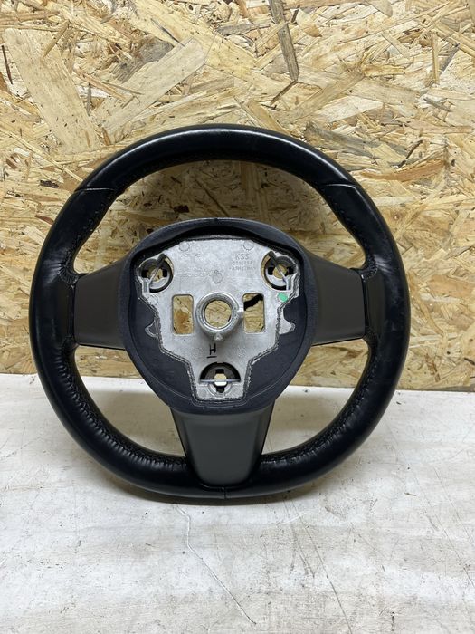 Руль Tesla Model 3