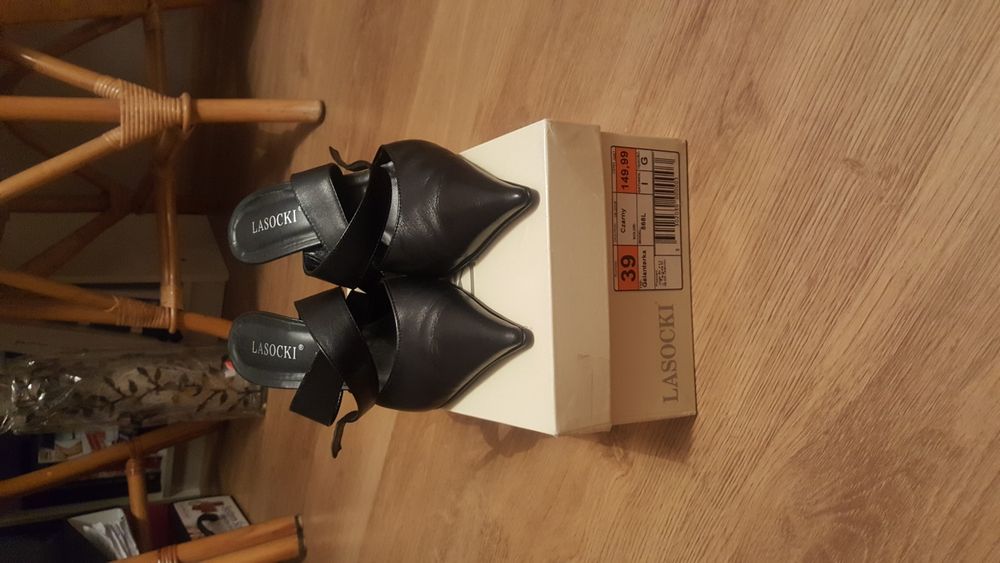 Sprzedam obuwie damskie Lasocki
