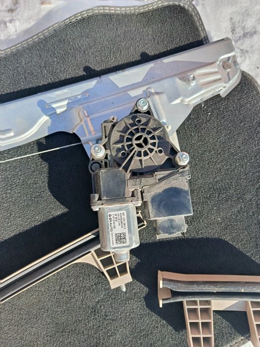 Стеклоподъёмник на хюндай кона