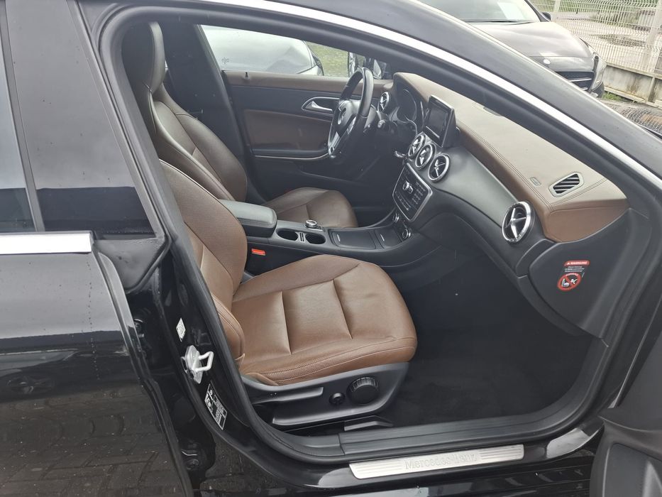 Mercedes-Benz CLA 220d AMG Auto