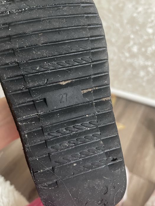 Віддам безкоштовно зимові сапожки 27-28 розмір