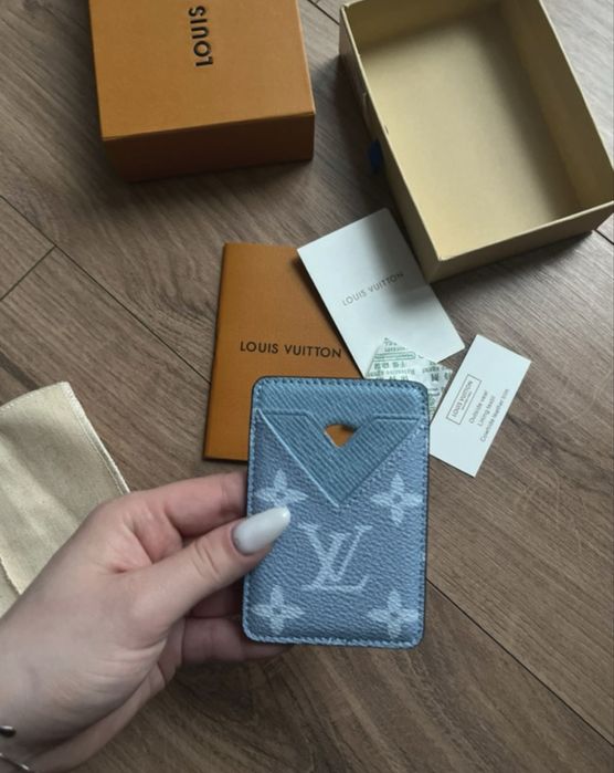 etui na karty louis vuitton