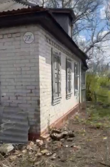 Продам будинок потребує ремонту