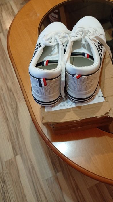 Buty damskie sportowe