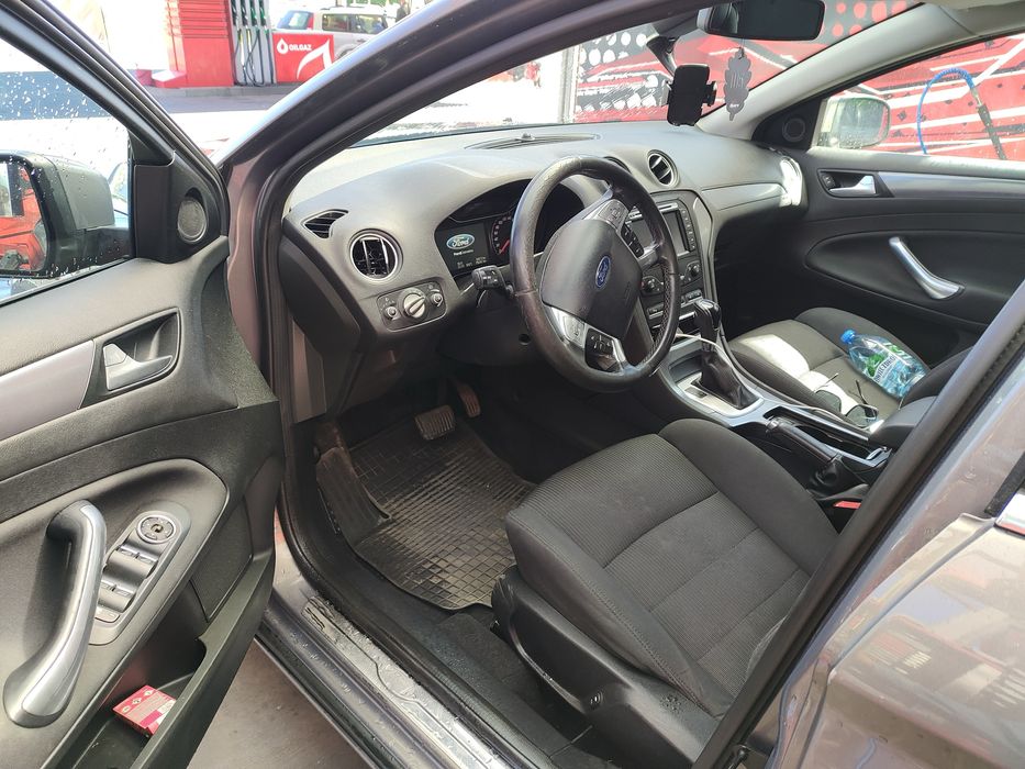 Ford mondeo mk4 automat uszkodzony przód. Odpala, skrzynia dziala