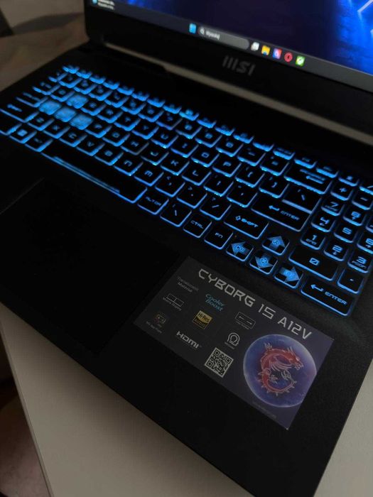 Laptop MSI cyborg 15 A12v