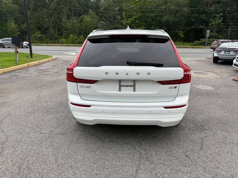 Volvo XC60 B5 Momentum      2022