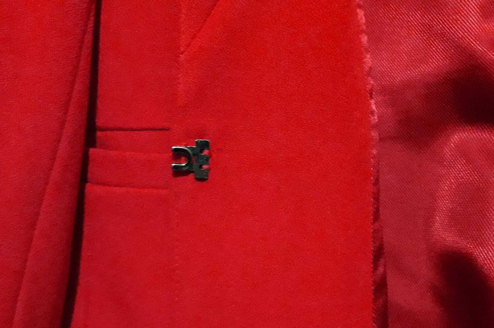 Casaco tipo fraque/ Levita lapela invertida vermelho da Zara T: L